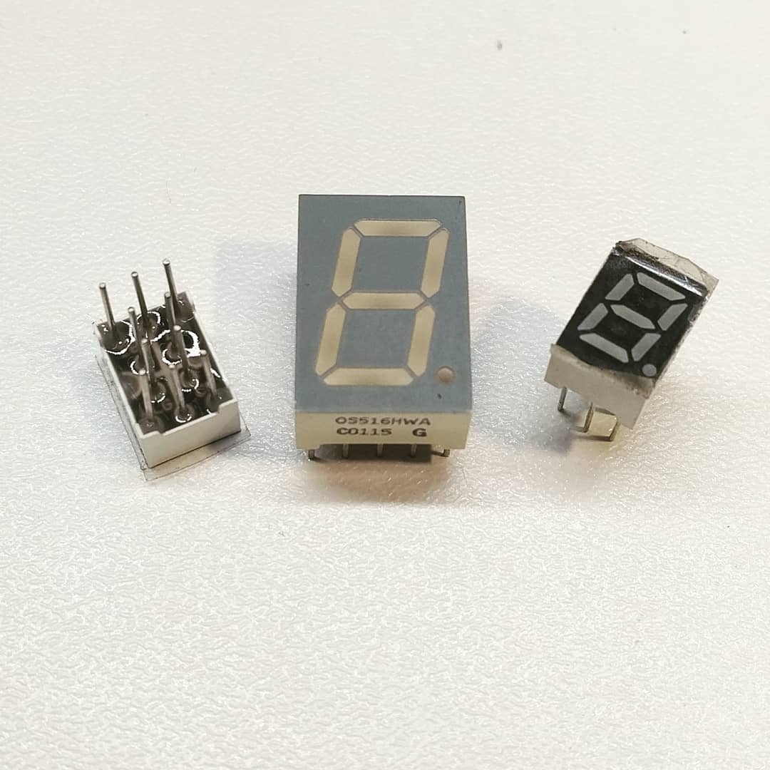 tamhanna's tweet image. #lol. Bought #sevensegmentdisplay at #AliExpress, and got the ones on the left and the right. These #sevensegment #displays are small, but sadly do not fit a #breadboard. But it's still good to know they exist - can help #miniaturization of…
📸 instagram.com/p/CCF4uiWjSaz/