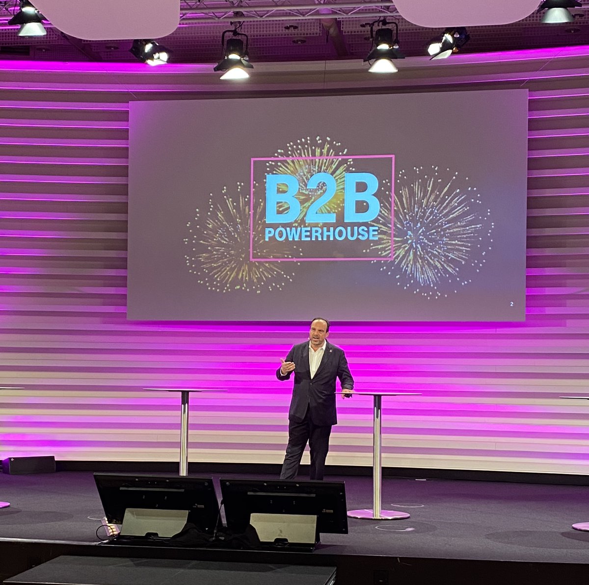 Heute fällt der #Startschuss für unseren neuen #B2B #Telco Bereich unter dem Dach der #Telekom Deutschland. Wir stellen uns neu auf, werden größer, agiler und noch schneller vor Kunde. Ein herzliches Willkommen an alle neuen Mitarbeiter. Wir sind #oneteam #Unstoppable #bereit