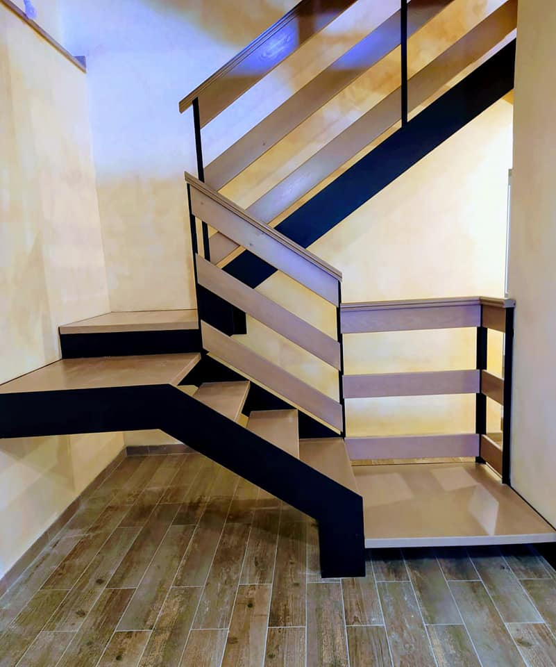 CarpinteriaMena's tweet photo. Buenos días!!! Hoy os enseñamos esta escalera, con barandilla y pasamanos en pino barnizado según muestra de nuestros clientes. Han quedado encantados con el resultado. Y a vosotr@s, os gusta??? #trabajosamedida #escaleras #pasamanos #hechoamano #handmade 
https://t.co/RUDkIu2OXH https://t.co/gNUoxYz163
