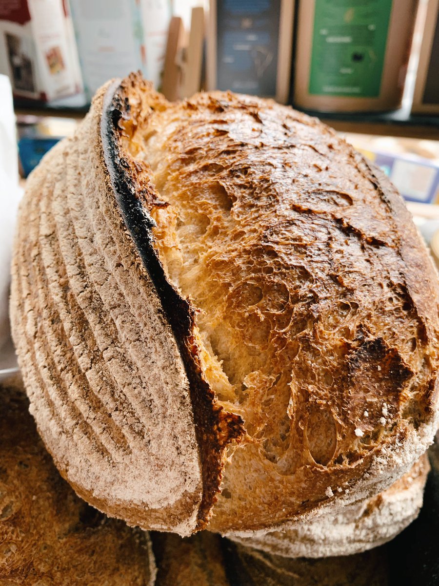geocafeUK's tweet photo. Today’s crust.🌞
#rdguk #rgbread #caversham #bakery #pastries #sourdough #organic #bread https://t.co/Hsq57pPSdB