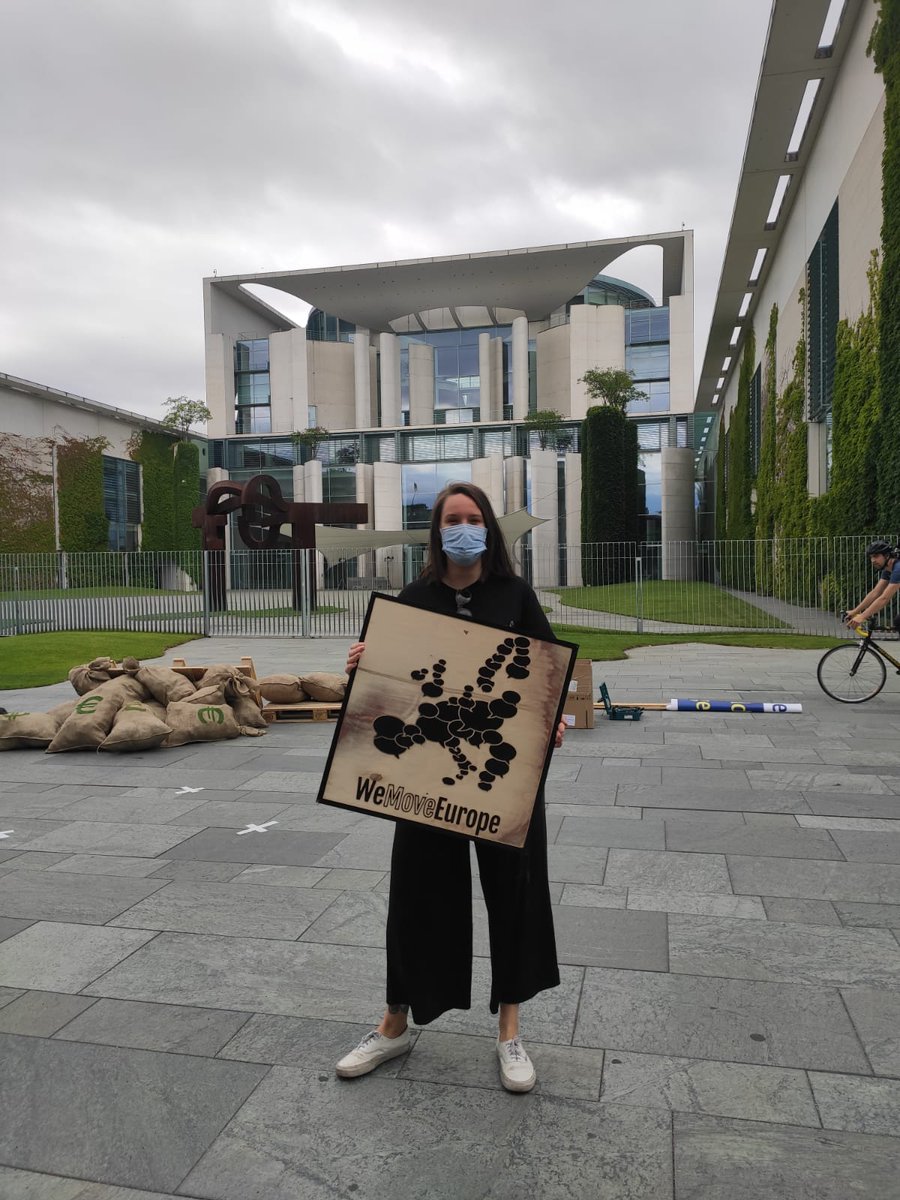 wemoveEU's tweet photo. 🚨This morning we delivered 1,300,116 signatures to the German Minister for Environment @SvenjaSchulze68 demanding a EU #GreenRecovery ♻️as the German Presidency starts today! She told us we can be sure citizens will be heard in Brussels. #EU2020EN @WWFEU @NABU_de @Avaaz @SumOfUs https://t.co/0GSNuQVhjl