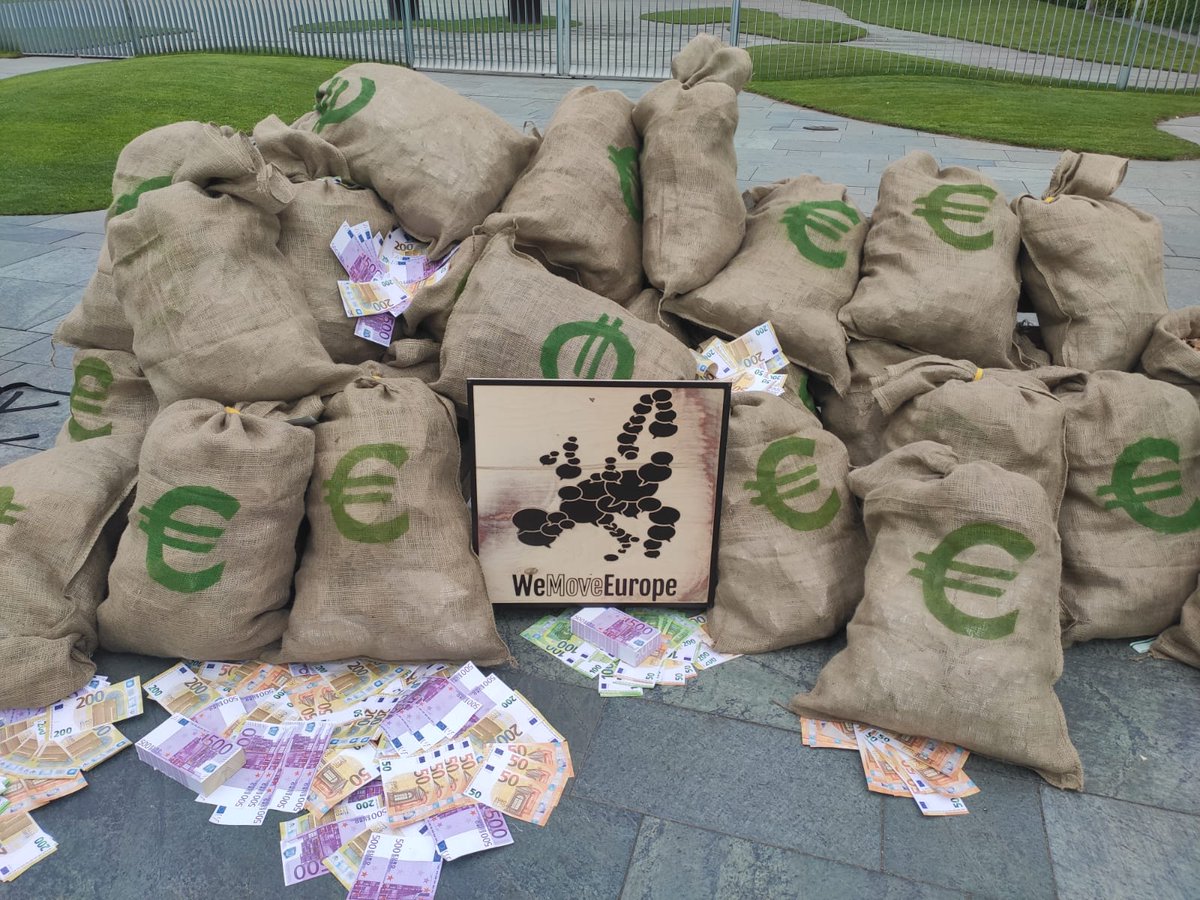wemoveEU's tweet photo. 🚨This morning we delivered 1,300,116 signatures to the German Minister for Environment @SvenjaSchulze68 demanding a EU #GreenRecovery ♻️as the German Presidency starts today! She told us we can be sure citizens will be heard in Brussels. #EU2020EN @WWFEU @NABU_de @Avaaz @SumOfUs https://t.co/0GSNuQVhjl