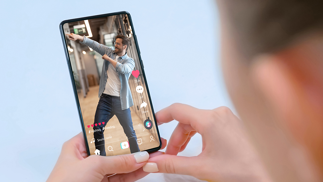 ClearB2B's tweet photo. TikTok in B2B – what you need to know 
👉https://t.co/NHPTN8V9Ms
What is it? How relevant is it for brands? And is there a place for it in B2B? 
#tiktokforbusiness #b2bsocialmedia #b2bagency https://t.co/1fjB5GUzwD