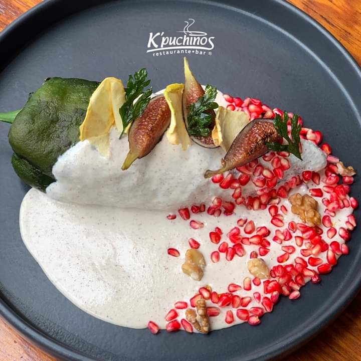 KpuchinosRest's tweet photo. ¡Ya es temporada de chiles en nogada!

No dejes de probar nuestra tradicional receta familiar. Te esperamos con todas las medidas de precaución.

#RegresarDependeDeTodos 

@QroTravel @Tequisquiapan @TurismoTequis https://t.co/iFCftSE8nb