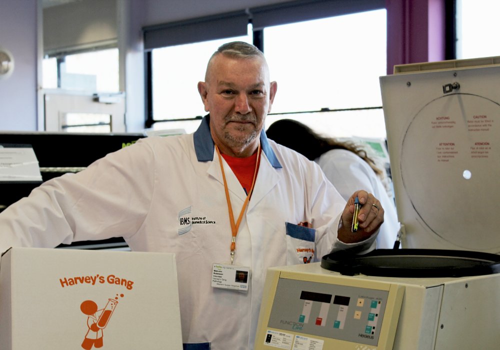 Confident that we could provide a solution, we quickly set to work on creating the #boxes for Malcolm and the team. We used a stock box in white, creating a wonderfully bright backing for their orange branding.

ow.ly/QFAE50Akvfc

#Bespoke #Bespokedesign #Design #Packaging