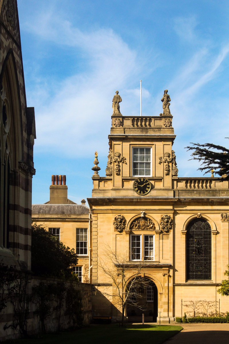 ConfOxford's tweet image. We're virtually showcasing @TrinityOxford Today! Centrally located on Broad Street, the College offers 11 meeting spaces &amp;amp; has capacity for up to 150 guests for dining in Hall &amp;amp; 24 for private dining. @TrinityOxConf also offer 150 bedrooms during vacations conference-oxford.com/venues/confere…