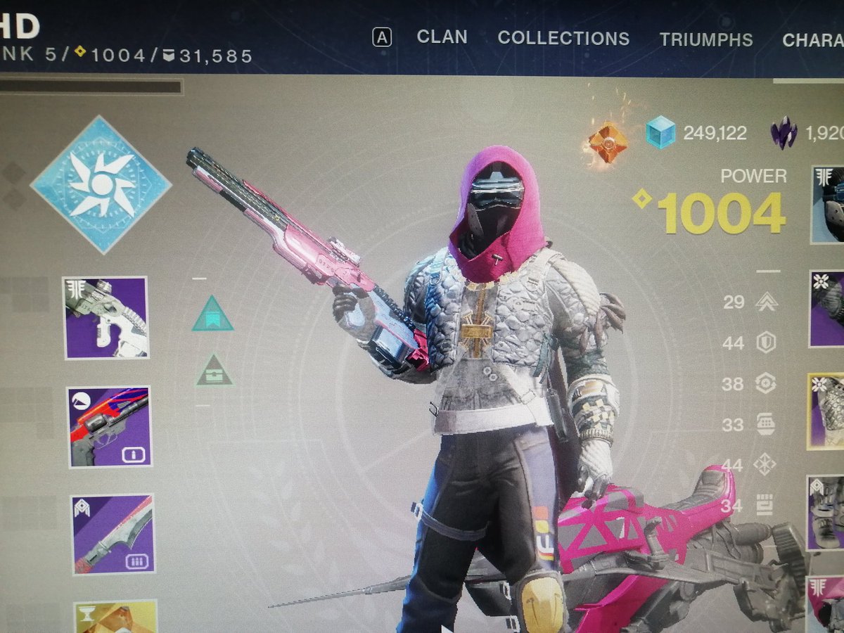 ZeeZeeHD's tweet photo. Hit 1004 light level
Slowly getting ready for Beyond Light
Only problem is my blue gear is capped at 1000 its gonna take so long to hit 1050 lol

#Destiny2 #beyondlight #destinythegame #lightlevel https://t.co/sqE6rakMzT