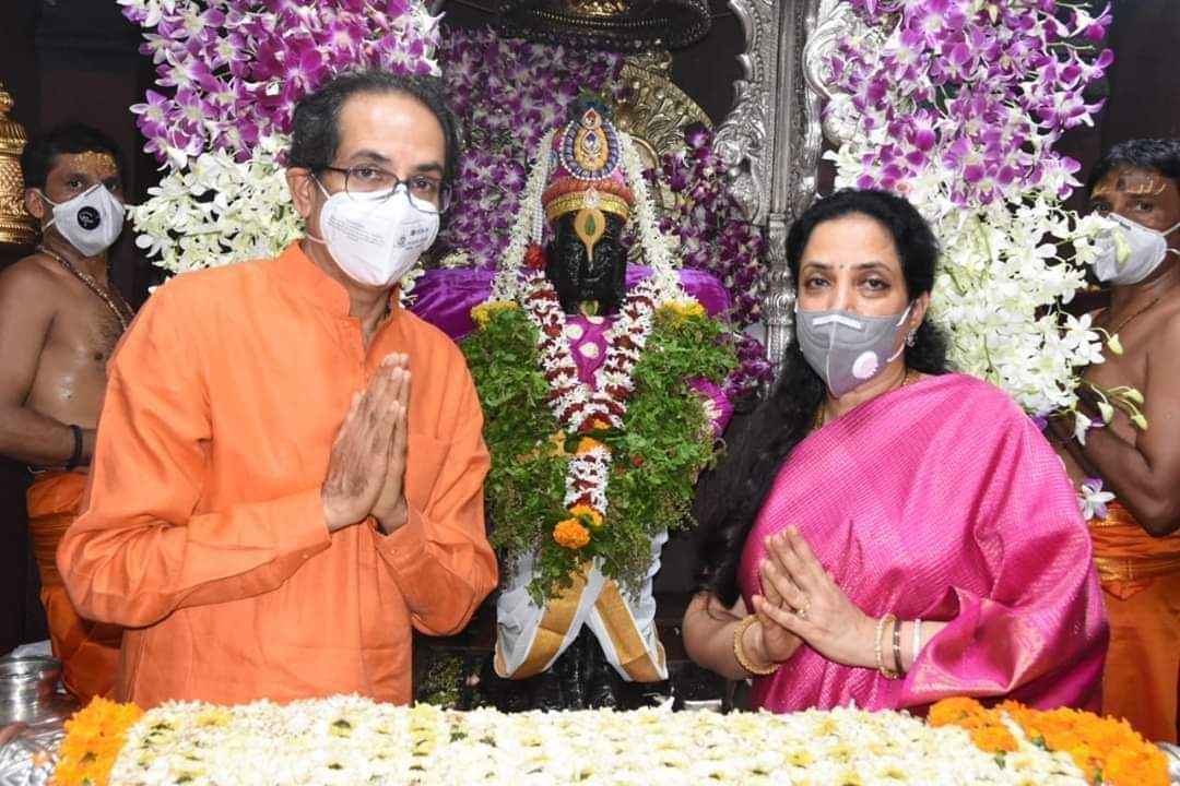 PrafulTangade's tweet photo. Pic of the day 🍀

'विठ्ठला मानवाने या संकटापुढे हात टेकले....आतातरी चमत्कार दाखव'; मुख्यमंत्र्यांची विठुरायाला साद !
जय हरी विठ्ठल! https://t.co/xfGQ9nhi04