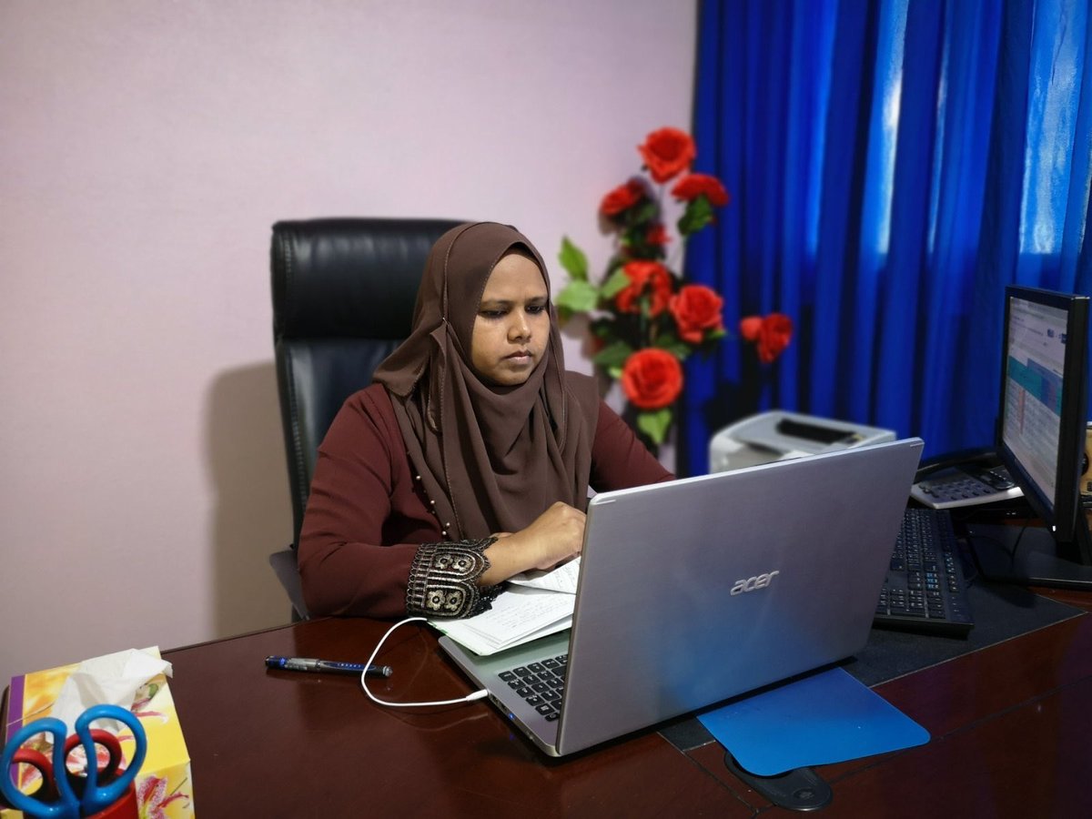 Raa AEC (@raec_mv) on Twitter photo އައު އާންމު ހާލަތުގެ ދަށުން މިއަދު ސްކޫލުގެ ކިޔެވުން ފެށުނުއިރު، މިއަދުގެ އެސެމްބްލީ ކުރިއަށް ގެންގޮސްފައިވަނީ އޮންލައިންކޮށް.
ކުދިން އެސެމްބްލީގައި ބައިވެރިވެފައިވަނީ ކުދިންގެ ކުލާހުގައި ތިބެގެން.
#RAEC
#EachToSucceed
#NewNormal2020
<a href="/MoEdumv/">Ministry of Education</a>
<a href="/aisthly/">Aishath Ali</a> އައު އާންމު ހާލަތުގެ ދަށުން މިއަދު ސްކޫލުގެ ކިޔެވުން ފެށުނުއިރު، މިއަދުގެ އެސެމްބްލީ ކުރިއަށް ގެންގޮސްފައިވަނީ އޮންލައިންކޮށް.
ކުދިން އެސެމްބްލީގައި ބައިވެރިވެފައިވަނީ ކުދިންގެ ކުލާހުގައި ތިބެގެން.
#RAEC
#EachToSucceed
#NewNormal2020
<a href="/MoEdumv/">Ministry of Education</a>
<a href="/aisthly/">Aishath Ali</a>