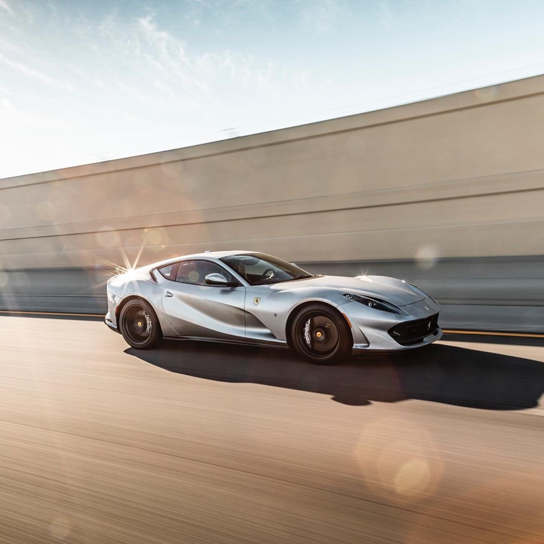 SFAutoPH's tweet photo. A vessel for shifting to the 12th dimension, the #Ferrari812Superfast ushers in a new era in Ferrari 12-cylinder history with its huge power and perfect weight distribution.

#Ferrari #DrivingFerrari #CarsWithoutLimits https://t.co/SztWPImPwe