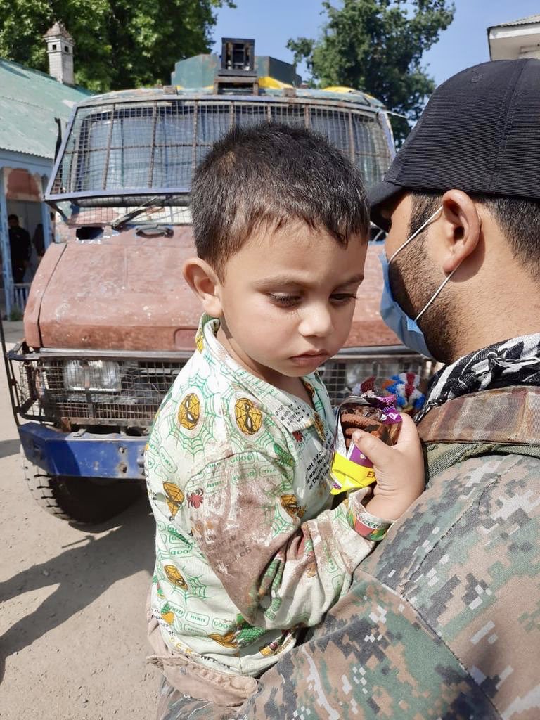 jammu_now's tweet photo. Heart-Wrenching Photos of a 3-Year-Old Kid who lost his Grandfather in the Terrorist Attack in Sopore, Kashmir.

Security Forces Rescued him from the Attack Site despite the heavy firing going on.

Photo Credits: Junaid Bhat

#Jammu #Kashmir #Bhaderwah #ladakh #Galwan https://t.co/qHWeBEkKkO