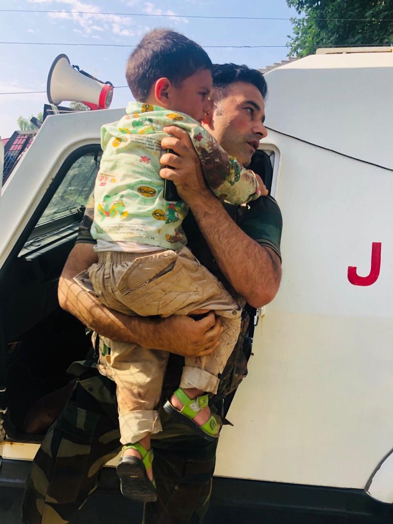 jammu_now's tweet photo. Heart-Wrenching Photos of a 3-Year-Old Kid who lost his Grandfather in the Terrorist Attack in Sopore, Kashmir.

Security Forces Rescued him from the Attack Site despite the heavy firing going on.

Photo Credits: Junaid Bhat

#Jammu #Kashmir #Bhaderwah #ladakh #Galwan https://t.co/qHWeBEkKkO