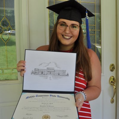 jessdobson423's tweet photo. 4 years and 7492747 stress sessions later, I got my degree! #NewProfilePic https://t.co/PWQJ0TLO7D