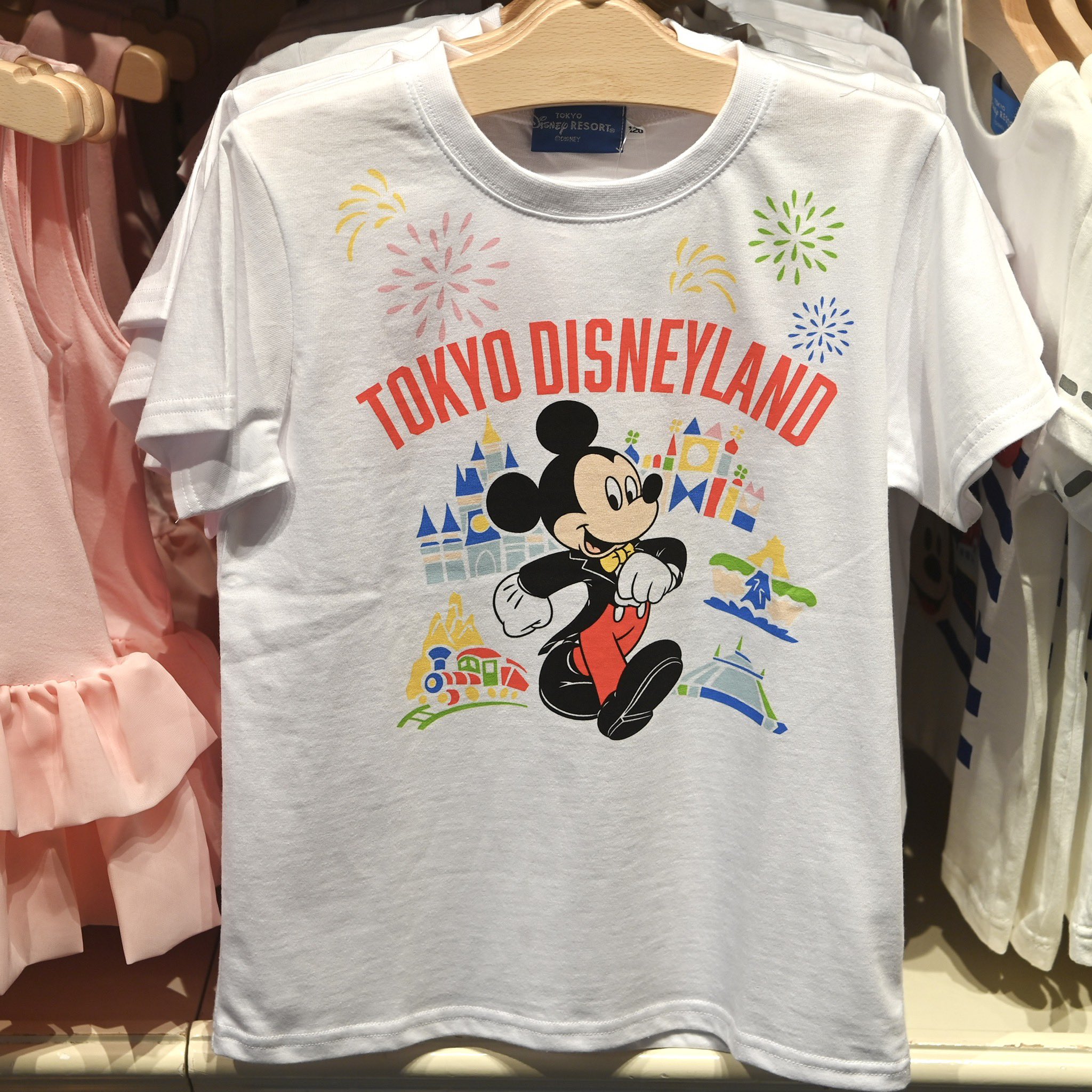 Mezzomikiのディズニーブログ ファンタジーランド トゥモローランド 東京ディズニーランド キッズ用 デザインtシャツ 本日発売 価格2900円 価格2900円 価格2400円 詳しくは T Co Ga1kupgwsu T Co Edky8lywfd Twitter