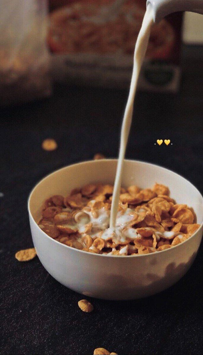 الصديق الوفي سند  لكني أؤمن أنه لا سند أصدق وأبقى من الأب والأم والإخوة تجاهنا حفظهم الله لنا وجعلنا بارين بهم🙏🏻❤
#صباحالخير