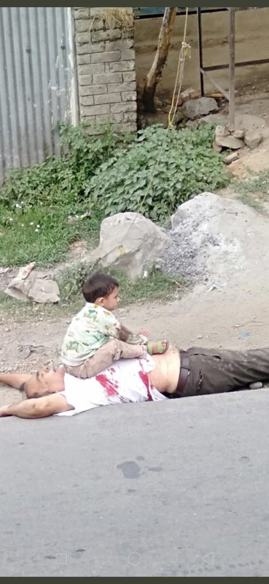 Monalis19926318's tweet photo. #IndianArmyZindabad 
Salute to our brave Indian army ❤ who rescued a 3 yr old boy from a #Gunfight with #Terrorist at #Sopore in #JammuAndKashmir .
Where this little kid was sitting on the dead body of his grandfather who died by #Terrorists Bullet. https://t.co/GnneGF7TO2