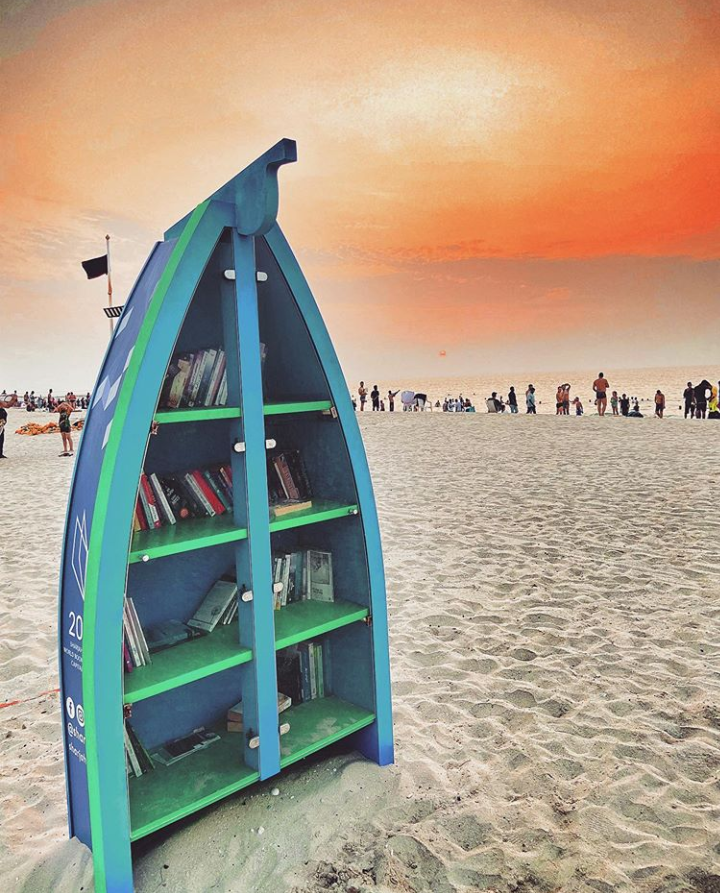 edizpiemme's tweet photo. L'estate perfetta? Sole, mare, libri e una sdraio! 😍 

📷 _mzml_ on instagram

#beachlibrary #Shelfie #Libreria #EdizioniPiemme https://t.co/yoetUsQxnl
