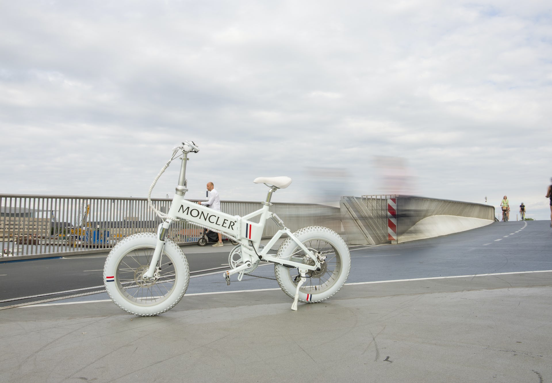 Mate 2025 moncler bike