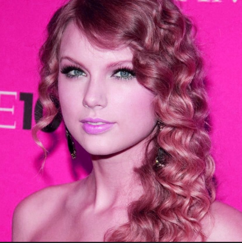 Taylor Swift morphed with other celebrities; a thread: