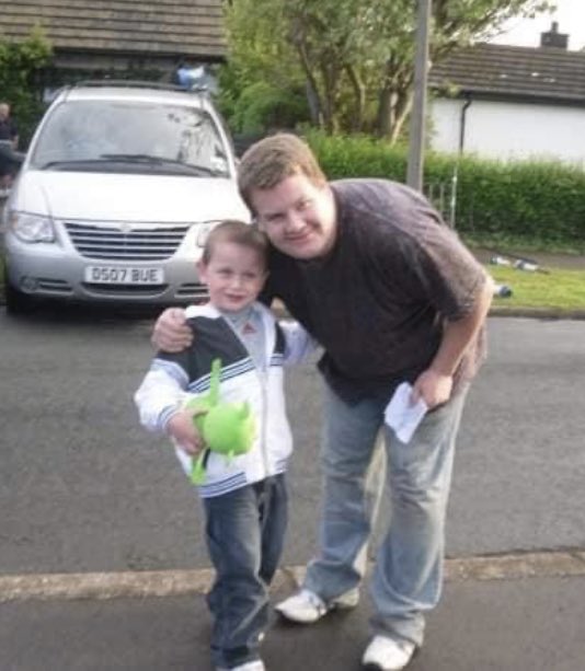 barry090's tweet photo. @JKCorden can we get a shout out to mike! Happy 16th birthday mate 👍 https://t.co/RNTe5x4Htq