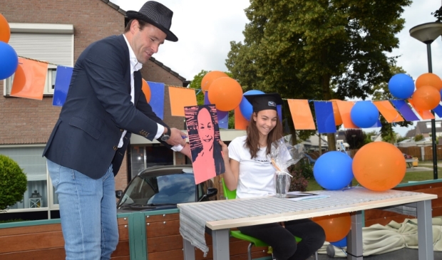 Ludieke diploma-uitreikingen door mentoren van het Fioretti  -  kliknieuws.nl/regio/veghel/1…