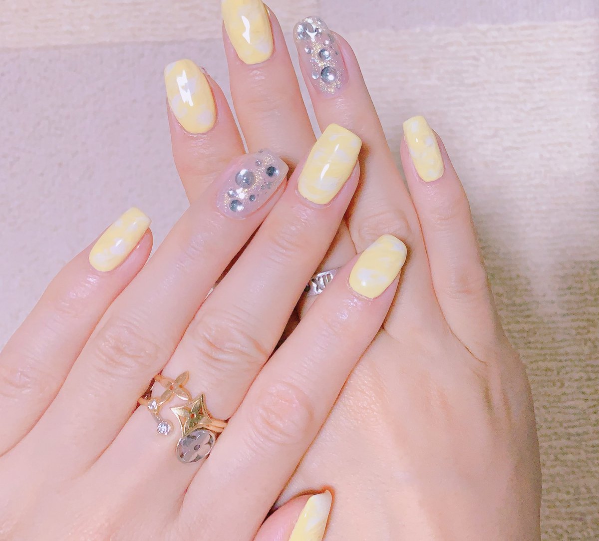 黄色ネイル Traola Twitterren