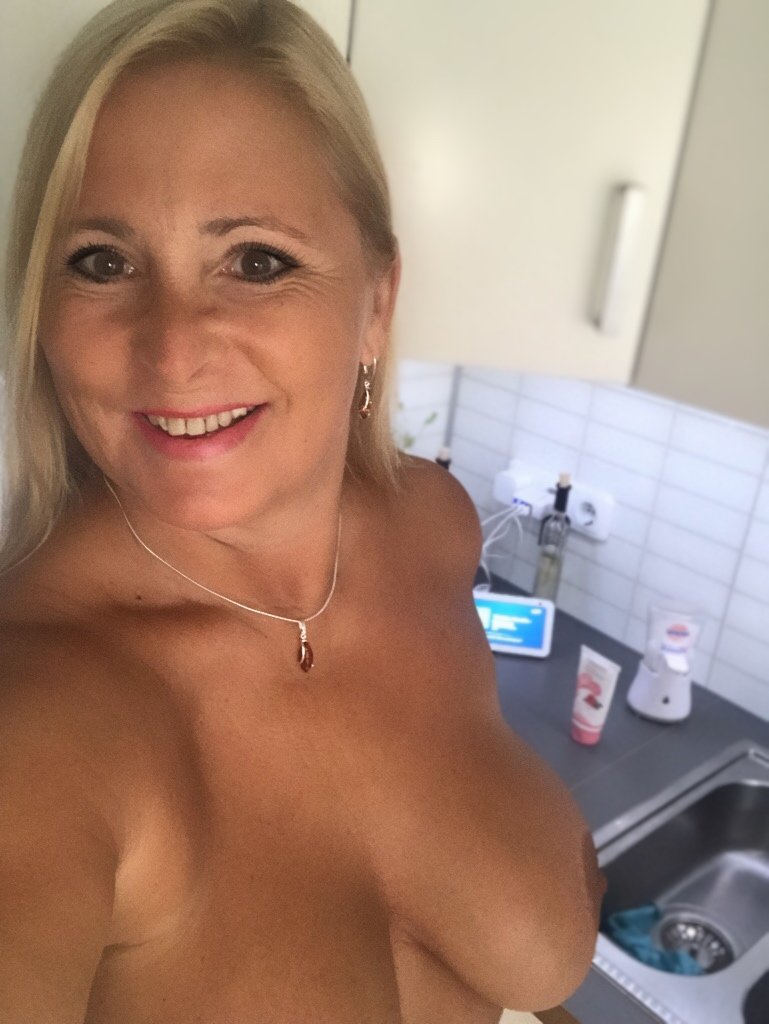 ChrisVIPFans's tweet image. Heute Abend bin ich wieder in meinem FKK-Camchat von 21.00-21.30 Uhr auf nudistparadies.com #FKK#NACKT#BIGBOOBS#