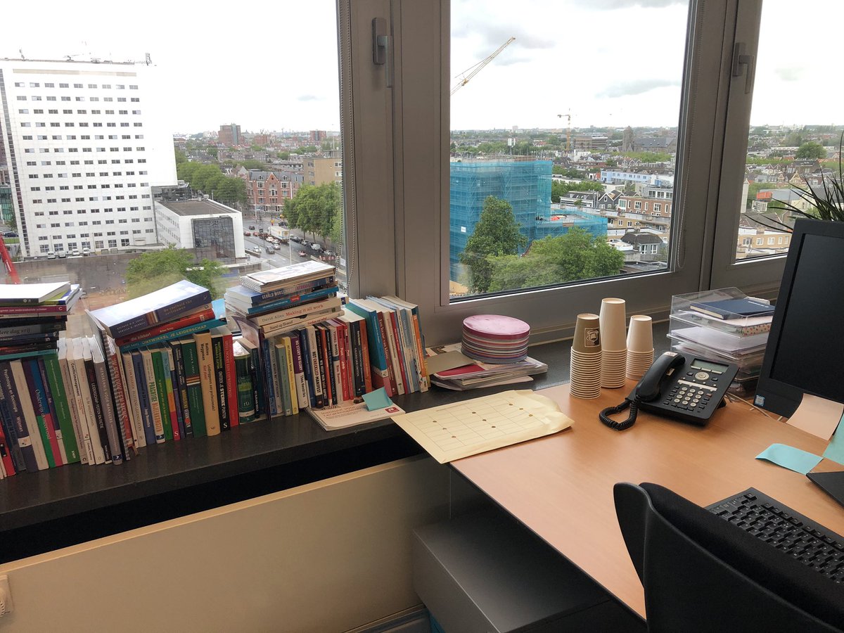 melietjevaneff's tweet photo. 1 juli, even thuiskomen op mijn werkplek��om literatuur te pakken om Corona-proof onderwijs met MLI-team te ontwikkelen! #mastermli https://t.co/qxwZmoxBr0
