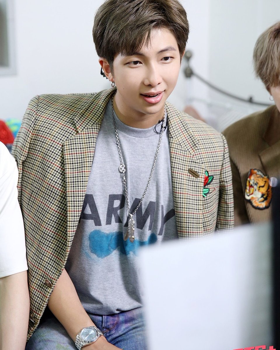 RM_ARG_'s tweet photo. /  FOTOS📸 │ 01.07.20 │ #RM ⁣⁣\
⁣⁣
• Fotos de Namjoon en el detrás de escenas del Run Ep. 106

@BTS_twt
⁣⁣
©  VLIVE │Vía: jimanfc1306│RM Argentina⁣⁣
⁣⁣
-❄ https://t.co/eJAPnt3NVb
