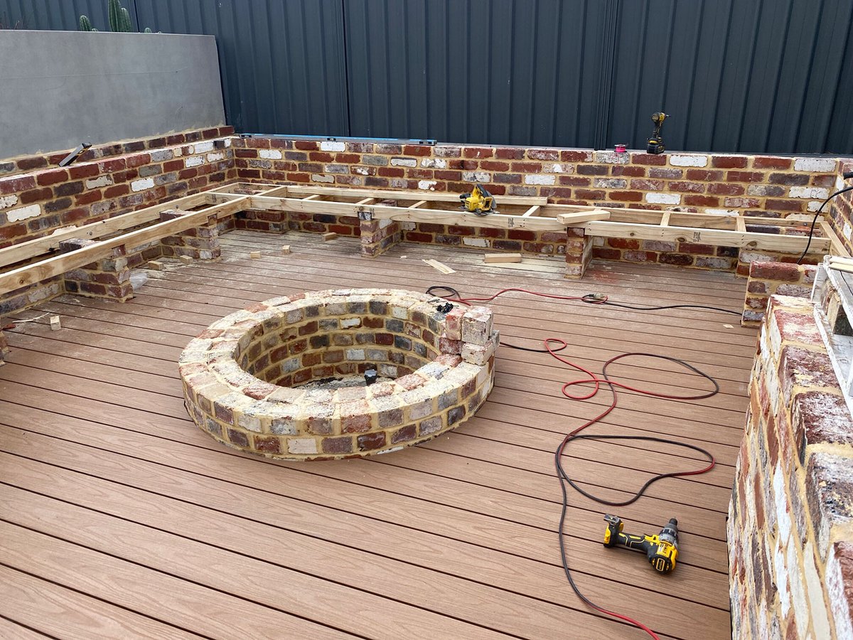 LandscapeGuysWA's tweet photo. Check out the finished and progress photos of one of our most recent Landscaping jobs in Beaconsfield. Includes a Fire Pit, Composite Seat and Decking, Block work and Artificial Grass. #landscapingperth #artificialgrassperth #firepitperth #compositedeckingperth https://t.co/uSwNwLGRYK