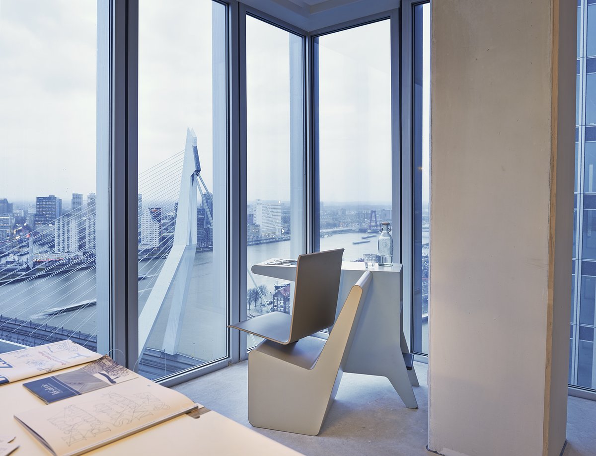 The best view in Rotterdam is the one from the SideSeat 👌.

#futureprooff #workspace #workspacefurniture #workspacedesign #wellbeingatwork #happyhealthyworkspace #interiordesign #dutchdesign #rotterdam