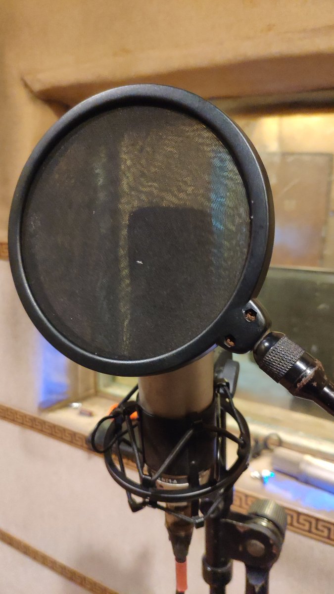 Mau request lagu apa nih?