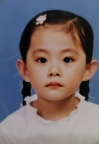 itsmikkal's tweet photo. baby tzuyu                        still baby tzuyu https://t.co/svonoJao8X