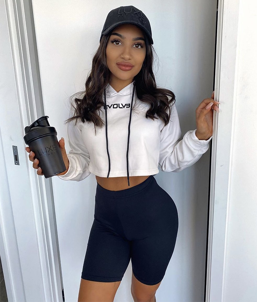 teststatuser's tweet image. Have you got your own Limited Edition Black Shaker? 🖤Grab it in our Blackout Merchandise Bundle along with our cotton cap and neoprene bag @simmykk 🔥🔥