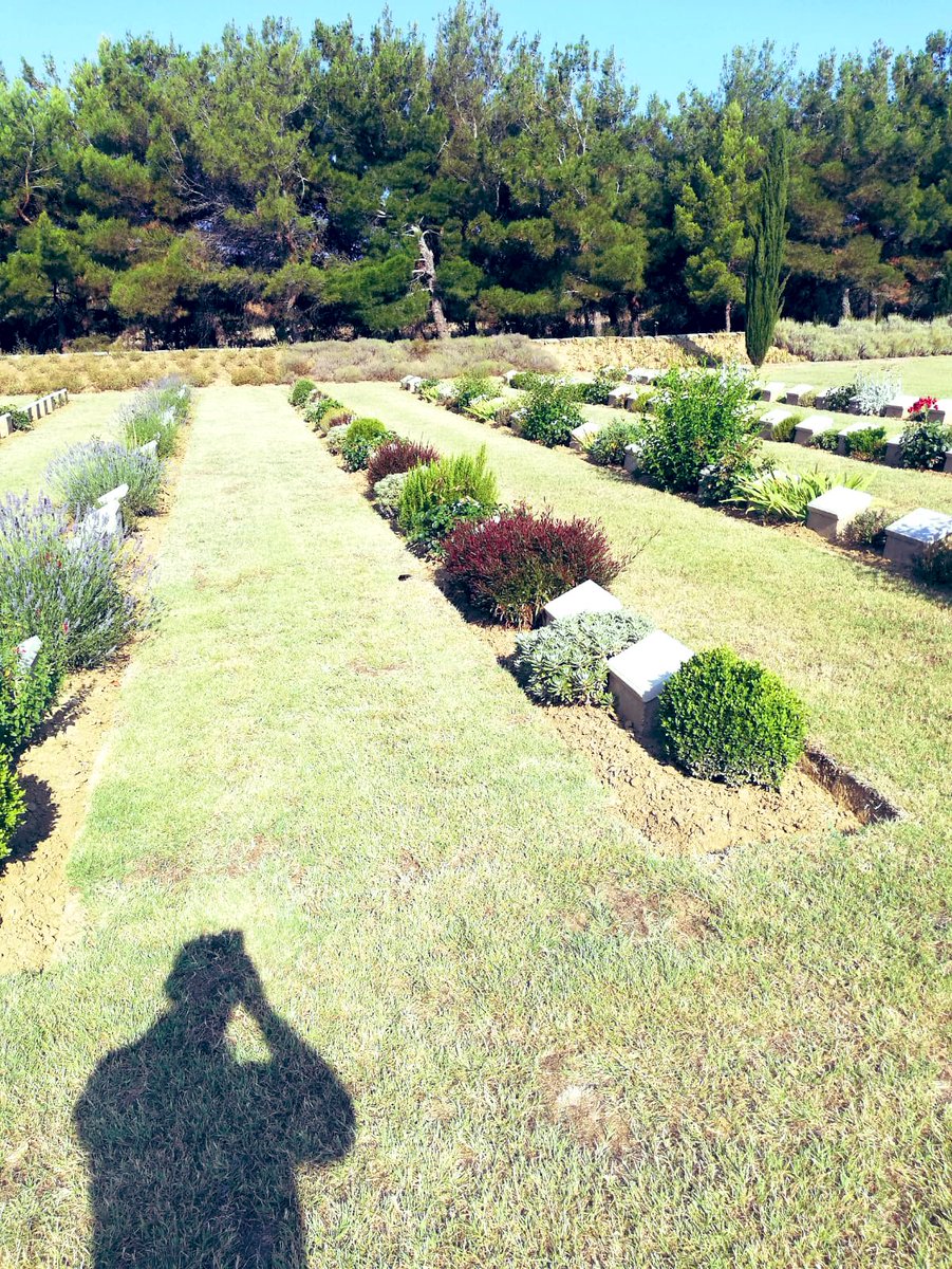 bnbgundogan's tweet photo. @CWGC #AzmakCemetery #Suvla routine maintenance by #Gallipoliboys #SuvlaTeam ๐๐ https://t.co/cdepneNgoL