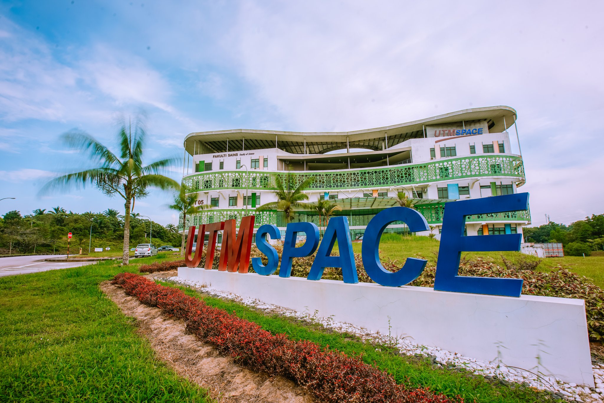 Universiti Teknologi Malaysia (UTM) on X: "UTMSpace will be conducting  Virtual Open Day on 26th July 2020. Register now at https://t.co/e5N33t0HiA  @utmspace is the centre in UTM that manages UTM Diploma programme,