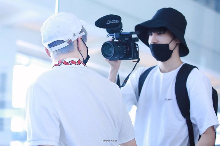 — wonwoo said he never took photos of the members becahse it's all landcapes.... i just want him to.... release these.....  #soonwoo  #wonhosh