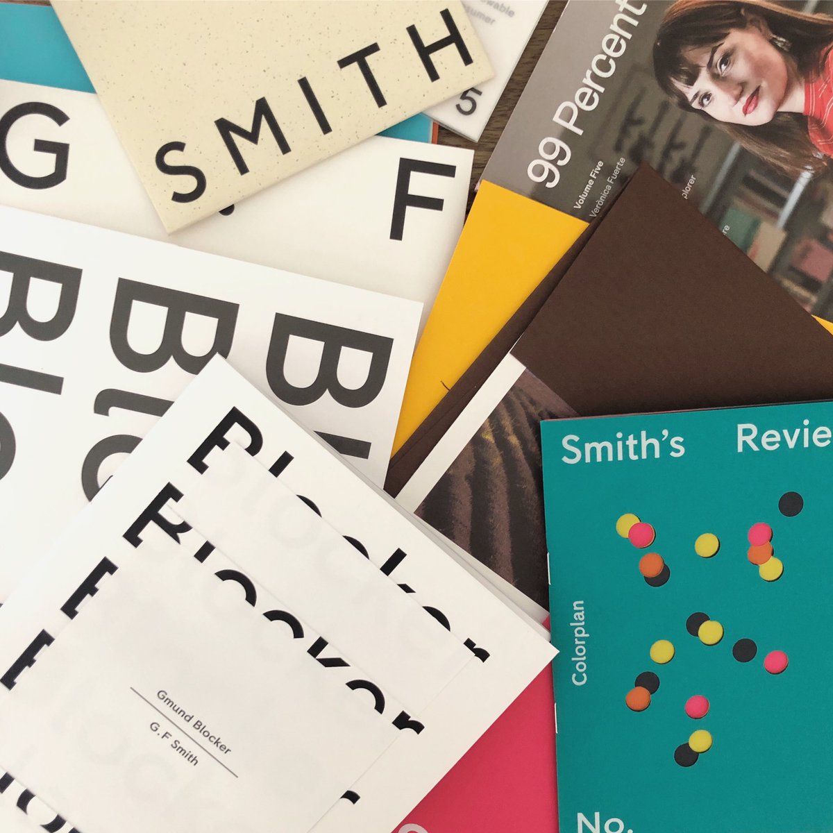 paulamo_st's tweet photo. Some more paper inspiration through the letterbox from @PaulScharf1 โ๏ธ feeling less like lockdown when @GFSmithpapers collections come through the post to see print processes first hand - you canโt beat it! ๐ฅ
#PaperHoarder
#Print https://t.co/o9Wi2y3c0H