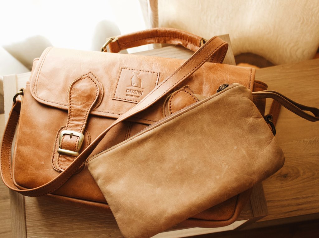 Ditsibileather tweet media