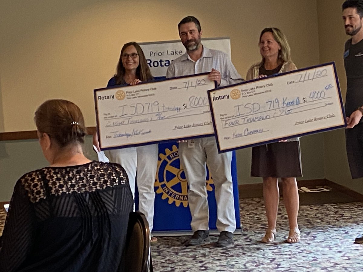 OndePerpsFdn's tweet photo. #relationshipsmatter #plsas Marcus M and Dr. Staloch accept $12,000 from Prior Lake Rotary for Technology and Kids Company! Thanks PL Rotary! #PLRotary https://t.co/mK4kRETinB