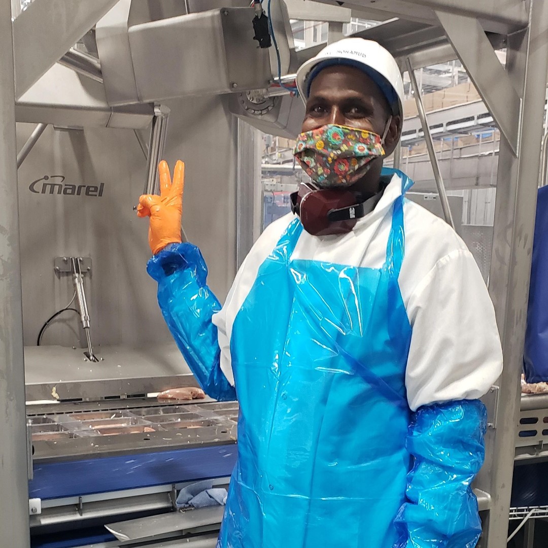 Greetings from Mahdi Mohamud!  Mahdi is a valued, white meat debone trimmer for LPP. He is always on time to work, and willing to stay late to help if needed. We are very grateful to have Mahdi on our team! #LincolnPremiumPoultry #LPP #EssentialEmpolyees #MeatCanBeHeroes
