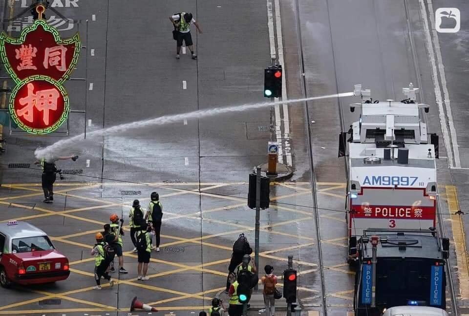hk_stand's tweet photo. @SolomonYue Meanwhile, #devilcops mission today: shoot the cameras https://t.co/aWXF5FJqXa