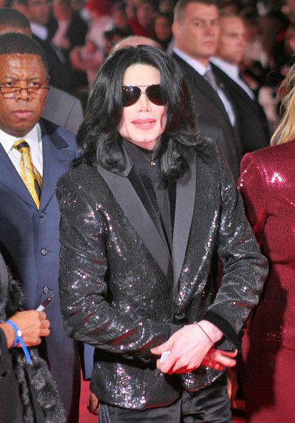 Mj fan account on X: "Michael Jackson was 175cm tall. Are you taller or  shorter than him? https://t.co/Yu7TGcyylp" / X