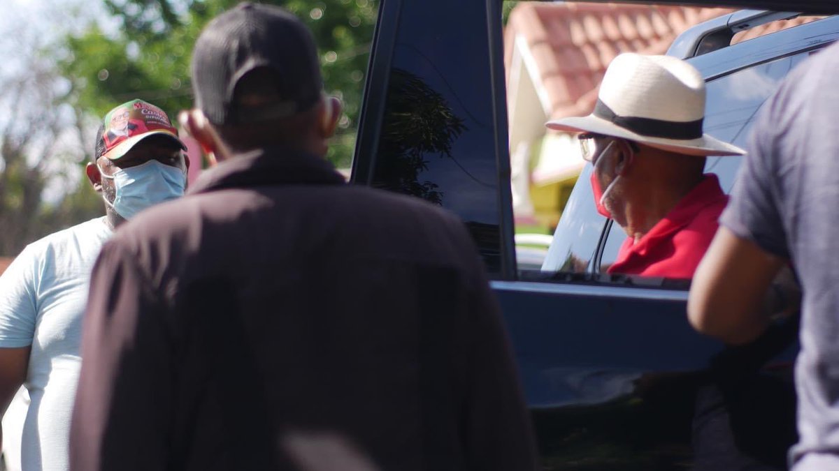 MaximoCastroS1's tweet photo. Visitamos al amigo Pablo Lora quien se une a trabajar en nuestra candidatura desde Navarrete, seguimos sumando fuerzas.
.
.
#Vota3
#MaximoCastro
#Elecciones2020rd https://t.co/LDtqwvB1K9