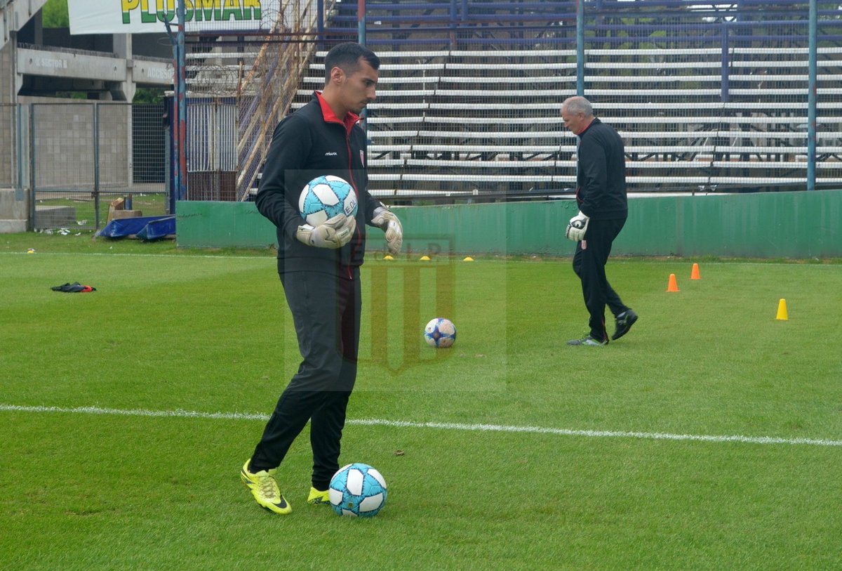 EdelpFutbolFem's tweet photo. #LigaProfesional CUERPO TÉCNICO CONFIRMADO
DT: Pablo Pastor
Ayudante de campo: Elizabeth Aramayo
Prep. Físico: Laureano Jiménez
Entrenador Arqueras: Ramiro Blanco
Asesora Técnica: Bettina Stagñares
Médica: Adriana Brandoni
Psicologa: Wylana H. Molese
Delegado: Joaquín Latreite https://t.co/9QygHyKEqz