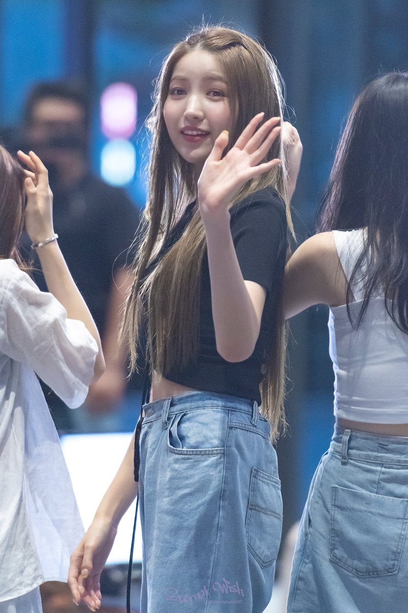 EternalWish95's tweet photo. 열대야 1주년🎊
ㅂㄱㅅㄷ ㅠㅠㅠ
#여자친구 #GFRIEND #소원 #Sowon #여자친구소원 #김PB 
@GFRDofficial @GFRDofficialJP https://t.co/LcyfuimZwM