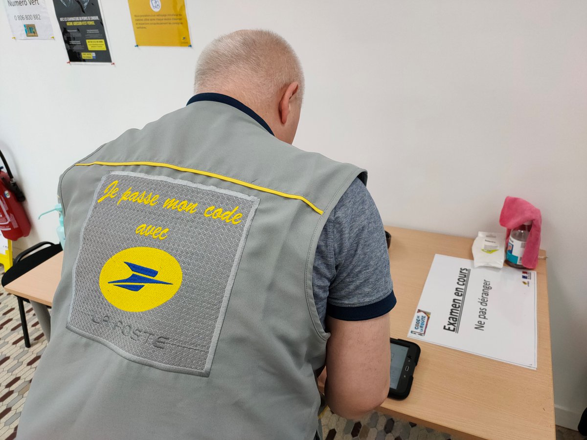 LPNews_HDF's tweet photo. Le nouveau centre d’examens du #codedelaroute à Outreau, 7 rue du Biez, se prépare à recevoir ses premiers candidats ! #LaPoste développe ainsi son réseau avec 54 sites en #HDF! 
🔛https://t.co/Iu5FXLxirJ
#PasseTonCodeAvecLaPoste #SimplifierLaVie https://t.co/yMzaVZ3Rge