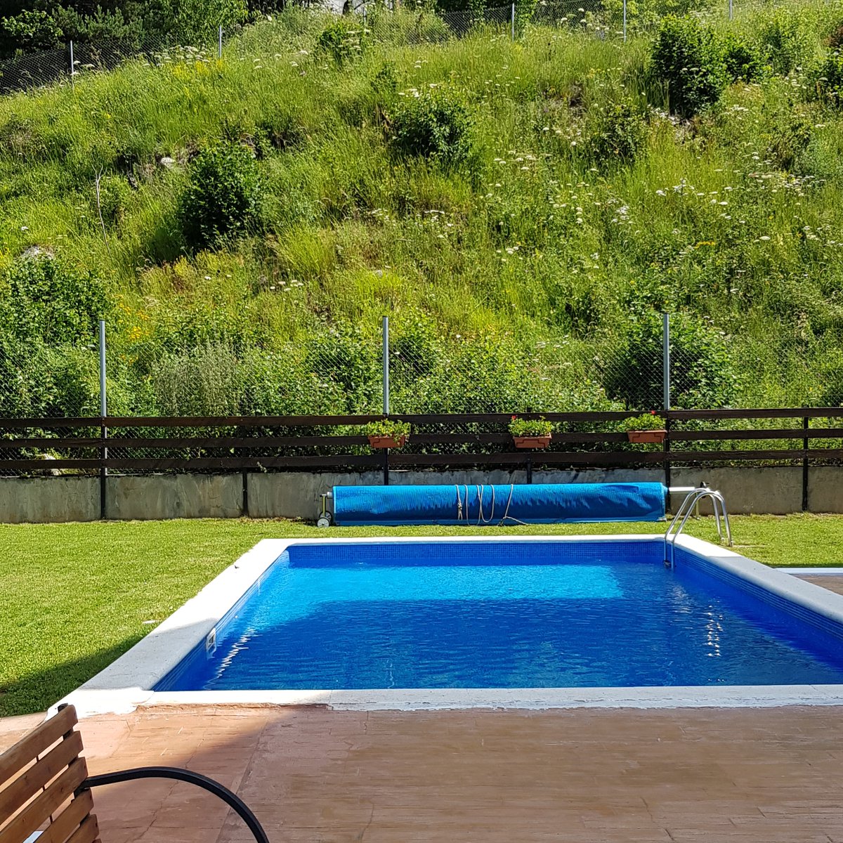 Multi_Baqueira's tweet photo. Ya estamos abiertos y con la piscina en marcha en #Multibaqueira #valdaran https://t.co/IcNQE1qgME