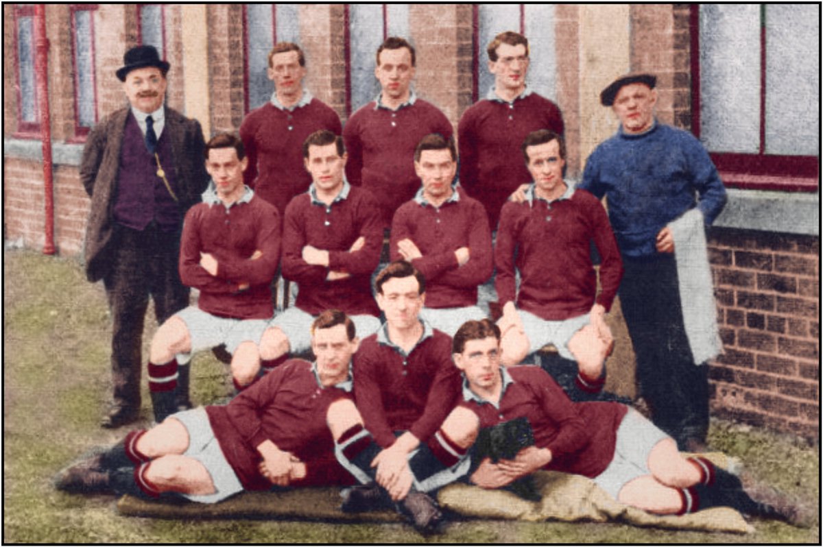 TwoHalvesProd's tweet image. Our live reading of the show, recorded in lockdown, is open for viewing again for a few days.  Whether you've never heard the story of the 1914 team or you'd like to experience the story again.. #packupyourfootballs  @bighearts
@jamb0skickback @JamTarts youtu.be/r9GGYvz44UI