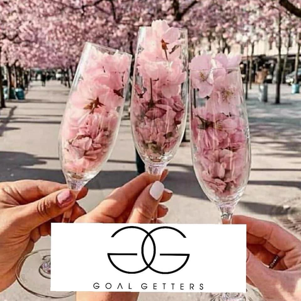 So who wouldnt want to join or come back to this amazing buisness??🙈i took some time out for me 👍😘and refocused on my why!👊i  discovered i need this 👏and want this to make life a better place for me 🥰👏aswell as my other why🥰yes my beautiful lauren she will need me 10000%